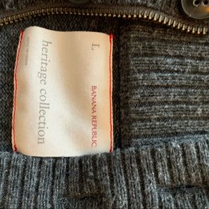 BR Heritage Collection sweater hoodie. Great condition. Smoke and pet free.